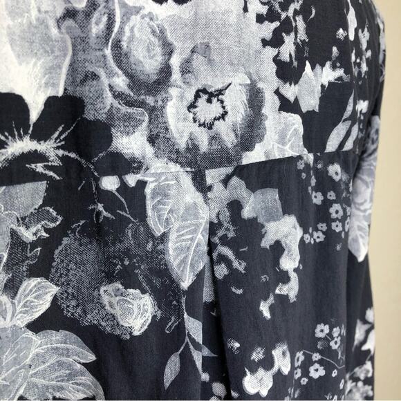 Soft Surroundings blue gray white floral popover top size Small - Picture 12 of 13